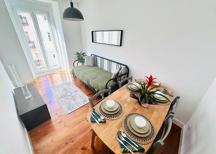 Bernardim - No 87 - 2B - The Three-Bedroom Escape